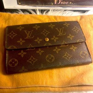 Authentic Louis Vuitton large travel size wallet